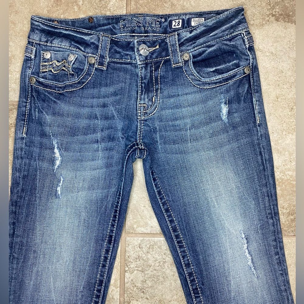 Miss Me Capri Jeans Women’s 28x20.5 Low Rise Distressed Stretch EUC - Picture 8 of 13